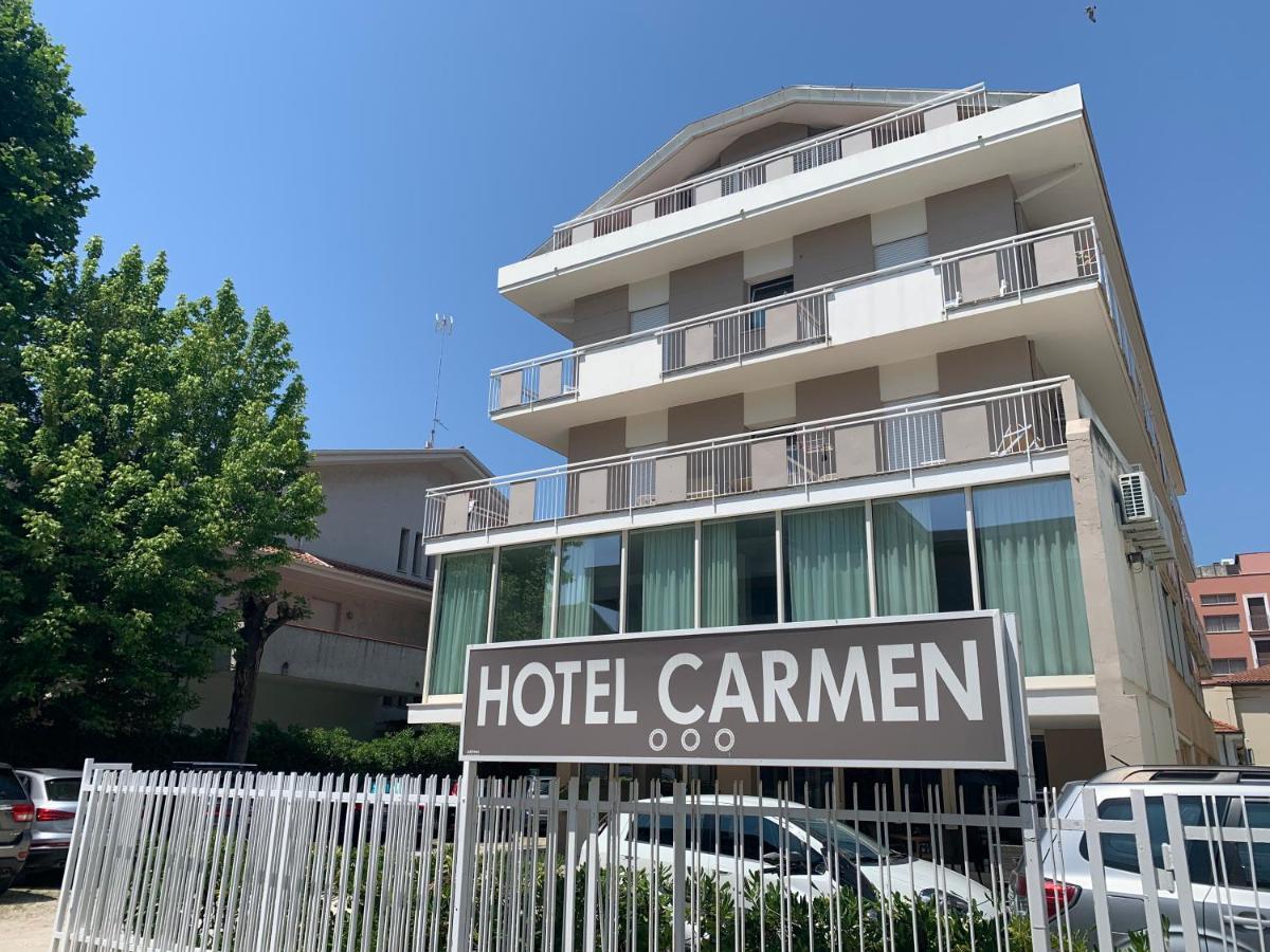 Hotel Carmen Riccione Bagian luar foto