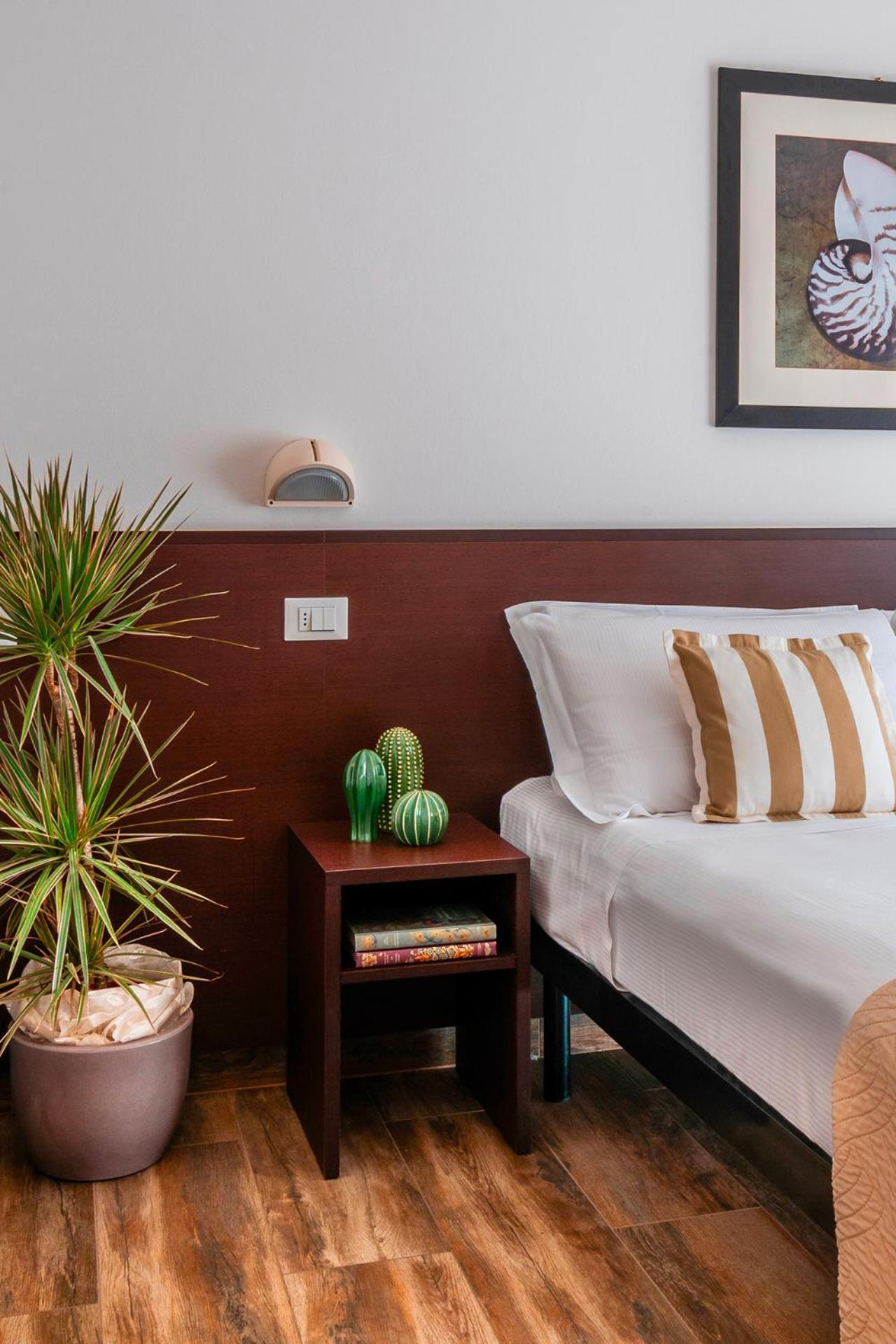 Hotel Carmen Riccione Bagian luar foto