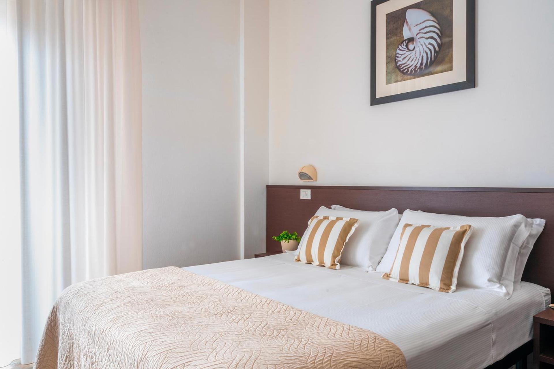 Hotel Carmen Riccione Bagian luar foto