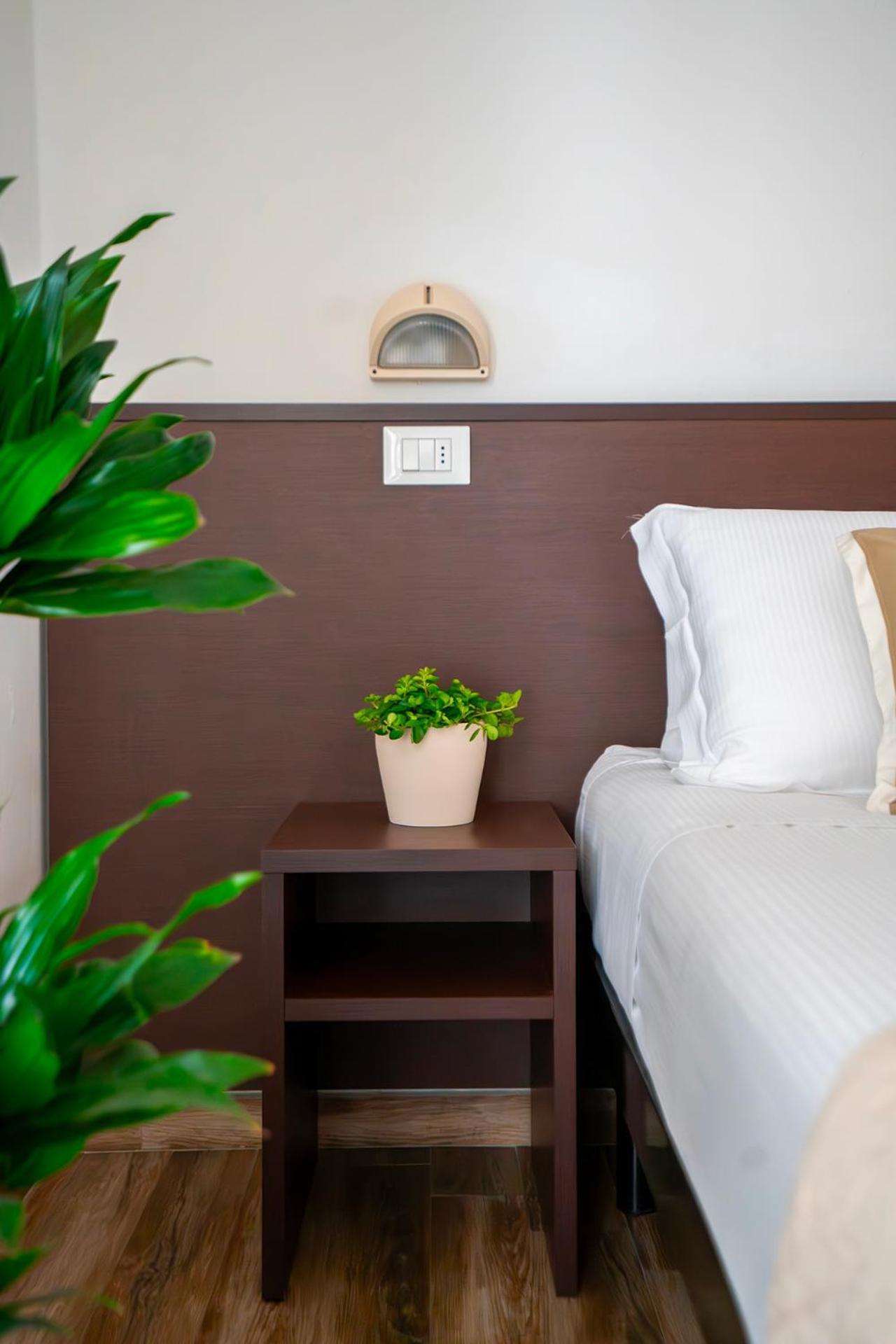 Hotel Carmen Riccione Bagian luar foto