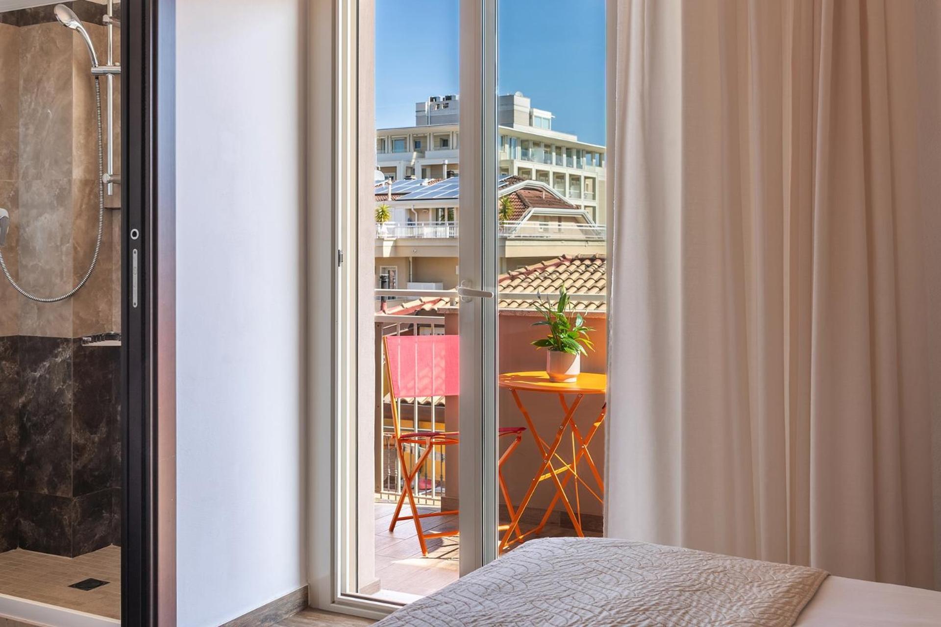 Hotel Carmen Riccione Bagian luar foto